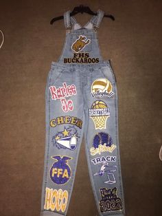 Home made homecoming pants with vinyl. Blue, Gold, White Homecoming Jeans Ideas, Homecoming Jeans, Homecoming Pants, Volleyball Cheers, Jeans Ideas, Ffa, Softball