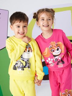 Paw Patrol Nickelodeon, Paw Design, Dog Pattern, Matching Family Outfits, Children And Family, Family Outfits, Dog Paws, Paw Patrol, Toddler Outfits