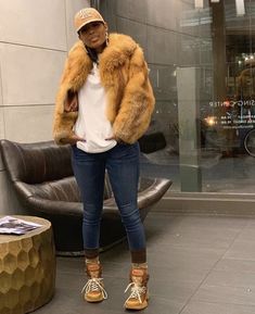 Sneakers Outfit Casual, Birthday Vibes, Sneaker Outfits, Over Night, R P, Sneakers Outfit, It's Cold, Street Styles, Fashion Sense