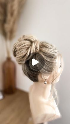 Easy Wedding Hair Updo Diy, Diy Wedding Hair Updo Step By Step, Wispy Updo Romantic, Spanish Updo Hairstyles, Medium Length Updo Wedding Tutorial, Easy Bride Updo Hairstyles, Hairstyles Bun For Long Hair, How To High Bun Updo, Do Your Own Updo