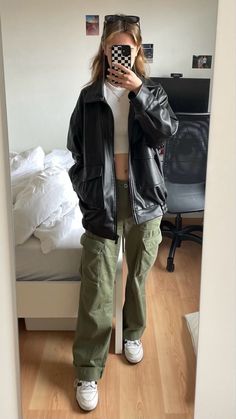 Fall Outfits Aesthetic Cargo Pants, White Top With Cargo Pants, Green Cargo Pants White Top, Jackets To Wear With Cargo Pants, Streetwear Fashion Black Cargo Pants, Style With Green Cargo Pants, Cargo And Leather Jacket, Cargos And Crop Top Outfit, Cargo And Jacket Outfit