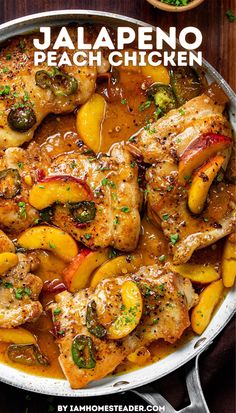 A skillet filled with jalapeno peach chicken on a wooden surface. Dinner Ideas Peppers, Hearty Sunday Dinner, Delicious Meal Ideas, Meal Prep For Breakfast Lunch And Dinner, Meals With Jalapenos, Everything Seasoning Chicken, Dinner With Jalapenos, Chicken Different Ways, Spicy Meals Healthy