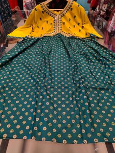 *5XL Size Rayon Alya Anarkali Kurtis*
*Fabric*: Rayon 
*Bust*: 50in
*Length*: 46in
*Work*: Sequence & Embroidered 
*Price: Rs 699/- Only*
Shipping charges Extra Rs 50 for Tamilnadu, Rs 80 For Otherstates 
Payment Mode Gpay