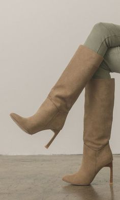 Hot Boots, Wrap Heels, Stylish Boots, Cowboy And Cowgirl, City Streets, Tall Boots, Color Khaki, Suede Boots, Everyday Look