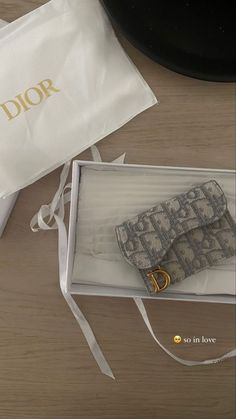 Beauty Dior, Luxury Bags Collection, Handbag Essentials, Cute Wallets, Dior Fashion, Luxury Purses, Girly Accessories, Fancy Bags