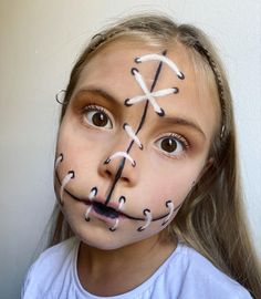 Kids Halloween Makeup Ideas, Easy Face Painting Halloween, Halloween Face Paint Ideas For Kids, Unique Halloween Makeup Creative, Fall Facepainting Ideas, Kids Halloween Face Painting, Kids Halloween Face Painting Ideas, Face Paint Costume Ideas, Halloween Face Makeup For Kids