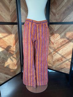 1970's orange and purple stripey pattern wide leg pants. Great vintage condition Adult size medium Measurements coming Bell Bottom Pants, Pantalon Large, Orange And Purple, Bell Bottoms, Wide Leg Pants, 1970s, Wide Leg, Violet, Stripes