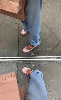 Miu Miu Flats Ballerinas, Miu Miu Shoes Aesthetic, Ballet Slippers Outfit, Miu Miu Ballet Flats Outfits, Balerinas Shoes Outfits, Ballet Pumps Outfit, Pink Ballet Flats Outfit, Pink Flats Outfit, Ballerina Shoes Outfit