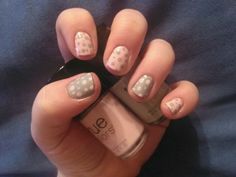 Cute short nail design. Pink and grey polka dots. Animal Fails, Cute Short Nails, Best Fails, Beautiful Nails