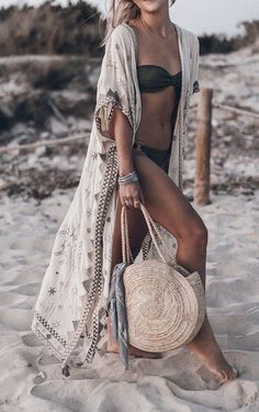 Kimono Summer Outfit, Sea Moodboard, Elegant Beach Outfit, Boho Beach Outfit, Lunch Date Outfit, Style List, Island Outfit, Holiday Clothes, Beach Vacation Outfits