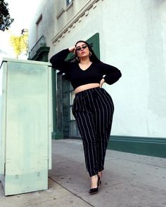 Plus-koon Muoti, Nadia Aboulhosn, Crop Top Outfits Summer, Plus Size Posing, Fashion Outfits Plus Size, Plus Size Looks, Real Fashion, Plus Size Summer Outfits