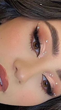 Jewel Makeup, Gem Makeup, Maquillage Yeux Cut Crease, Concert Makeup, Rhinestone Makeup, Rave Makeup