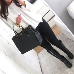 Classic Classic Thanksgiving, Look Legging, Black And White Outfit, Thanksgiving Outfits, Autumn Look, Outfit Women, Thanksgiving Outfit, A Mirror, 가을 패션