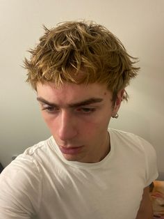 Mens Mod Haircut, Short Mod Haircut, Short Messy Hair Men, Indie Haircut, Punk Hair Men, Mod Hairstyles, Mod Haircut, Gay Haircut, Growing Hair Men