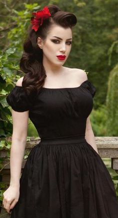 50s Hair, Cabelo Pin Up, Mode Rockabilly, Black Pinup, 50s Hairstyles, Rockabilly Girl, Rockabilly Pinup, Shoulder Hair