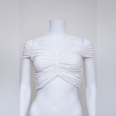 This Stylish Off-White C/O Virgil Abloh 2018 Off-Shoulder White Crop Top Is Perfect For Fashion-Forward Women Who Want To Make A Statement. With Its Trendy Off-Shoulder Design And Cropped Style, This Top Is Sure To Turn Heads. Made From High-Quality Materials And Featuring The Iconic Off-White Brand, This Top Is A Must-Have For Any Woman's Wardrobe. The Short Sleeve And Crew Neck Design Make It Perfect For Any Occasion, While The Size 40 Ensures A Comfortable And Flattering Fit. Available In White, This Top Is Perfect For Pairing With All Kinds Of Outfits. Chic White Evening Crop Top, White Fitted Off-shoulder Top For Summer, Fitted White Crop Top For Evening, Fitted White Off-shoulder Top For Summer, Elegant White Crop Top For Summer, Elegant White Summer Crop Top, White Cropped Tops For Evening, White Fitted Off-shoulder Top For Spring, Elegant White Crop Top For Spring