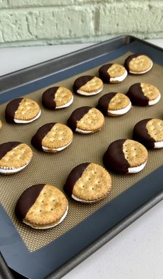 there are many cookies on the baking sheet