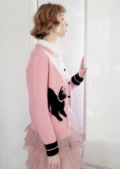 <Size>

 *Unit: cm 







 size

  bust

 Sleeve Length 

 Length 











 F 

 96

 56 

 56 













 <Material> 



 45% Acrylic

 28% nylon

 20% polyester

 Alpaca 7% 







 ＜Model wearing＞



 Wearing size



 F size




 Model Dimensions



 Height: 168cm

 Bust: 84cm

 Waist: 62cm

 Hips: 88cm Feminine Long Sleeve Winter Cardigan, Pink Crew Neck Cardigan For Fall, Feminine Pink Long Sleeve Cardigan, Cute Pink Sweater For Fall, Cute Pink Winter Cardigan, Pink Fitted Crew Neck Cardigan, Pink Spring Cardigan, Pink Fitted Long Sleeve Cardigan, Fitted Long Sleeve Pink Cardigan