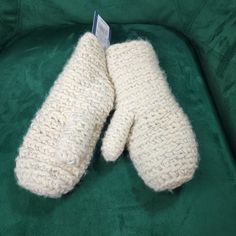 Nwt Knit Cozy Mittens From Universal Thread Winter Knitting Pattern In Cream, Winter Knitting Pattern In Cream Color, White Knit Pattern For Winter, Casual White Knitting Pattern For Spring, Casual White Knitting Pattern, White Casual Knitting Pattern, Casual White Knitting Pattern For Fall, White Casual Knitting Pattern For Fall, White Yarn Knitting Pattern