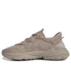 Oswego Adidas, Adidas Brown, Adidas Originals Ozweego, Adidas Ozweego, Marathon Running Shoes, Marathon Running, Running Shoes Sneakers, Stylish Sneakers, Nike Huarache