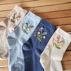 Vibrant colors and delicate floral embroidery make these socks truly unique and eye-catching. Take your style to the next level with these colorful embroidered patterned women's socks. Pamper yourself with the uniqueness of these special socks and add elegance to every outfit.    Add elegance to your style with these colorful patterned socks designed specifically for women and decorated with special embroidery details.    Each sock features a charming floral pattern that adds elegance and elegan Hand Embroidered Socks, Sock Embroidery Ideas, Embroider Socks, Embroidery On Socks, Beaded Socks, Sock Embroidery, Spring Socks, Socks Embroidery, Embroidery Socks