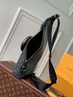 BRC Fashion Lu-Vi bags - 11587 A+ Excellent Quality copies; Contact us if you've any questions in your mind. Trendy Tote, Designer Shoulder Bags, Bag Tags, Louis Vuitton Bag, Luxury Bags, Fashion Bags, Clutch Bag, Dust Bag, Louis Vuitton