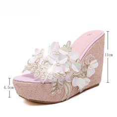 Summer Ladies Peep Toe Wedge Heel High Heel Slippers Design Fashion Flowers Transparent Platform Sandals Shoes Type: Peep Toe Applicable Place: outside Upper Material: PVC Heel Height: Super High (8cm-up) Season: Summer Heel Type: Wedges Item Type: slippers Model Number: 3256804945176037 Fashion Element: Flower Department Name: ADULT Outsole Material: Rubber With Platforms: Yes Platform Height: 3-5cm Women Slippers size 35=US size 4 = feet lenght 22.5CM size 36=US size 5 = feet lenght 23CM size 37=US size 6 = feet lenght 23.5CM size 38=US size 7 = feet lenght 24CM size 39=US size 8 = feet lenght 24.5CM size 40=US size 9 = feet lenght 25CM size 41=US size 10 = feet lenght 25.5CM Heels height: 11 cm Platform height: 4.5 cm Women Slippers Fashion, Floral Wedges, Silver High Heels, Modern Sandals, Flip Flops Style, Fashion Beads, High Heel Slippers, Flowers Summer, Heel Slippers