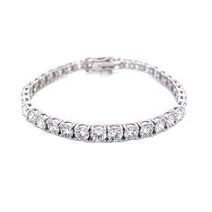 Disfrute del lujo con nuestros 10.26 Cts. Pulsera de tenis de diamantes redondos naturales. Esta exquisita pieza presenta impresionantes diamantes naturales de 10,26 quilates, engastados por expertos en un diseño clásico de pulsera de tenis. Realza cualquier conjunto con este accesorio sofisticado y atemporal.

 DIAMANTE 10.26 RD TCW 44 PIEZAS GH VS1
 18K WG 12,63 GRAMOS TAMAÑO 7"

 MP-039 Luxury Round Tennis Bracelet With Single Cut Diamonds, Luxury Round Diamond Cut Tennis Bracelet, Luxury Silver Round Cut Tennis Bracelet, Elegant White Round Cut Tennis Bracelet, Luxury White Round Cut Tennis Bracelet, Tennis Bracelet Diamond, Tennis Bracelet, Bracelet Designs, Round Diamonds