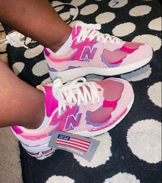 Nb Sneakers, Trendy Shoes Sneakers, Kicks Shoes, Jordan Shoes Retro, Shoes Outfit Fashion, Best Shoes For Men