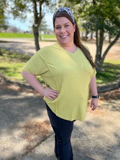 The Janet Top is a must-have for any fashion-forward individual. With its stunning citron green color, short sleeves, and flattering v-neck, this top will make a statement wherever you go. Its flowy design adds an element of elegance and comfort to any outfit. Try it on and see for yourself! Zoe is wearing a size 2xl. Casual Green V-neck Short Sleeve Top, Spring V-neck Top With Short Sleeves, Solid Color Short Sleeve V-neck Top For Spring, Flowy Design, Orange Shorts, Bold Stripes, Fashion Night, Spring Wardrobe, Beautiful Blouses