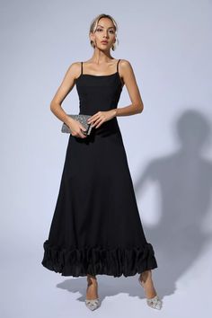 Elegant Black Dress Classy, A Line Maxi Dress, Smart Outfit, Mob Dresses, Strappy Dress, Black Bridesmaid Dresses, Grad Dresses, Strappy Dresses, Guest Dresses