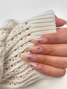 Nails With White And Silver, Light Royal Blue Nails, Navy Blue Almond Nails Art Designs, Simple Pattern Nails, Sapphire Nails Design, Seattle Nails, Nail Almond Ideas, October Birthday Nails, Nail Ideas Acrylic Almond