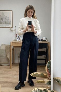 Work Fits Women, Work Uniform Ideas, Dress Pants Outfits Casual, Timeless Style Women, Workwear Street Style, Minimal Style Fashion, Fashion Uniform, Brittany Bathgate, Workwear Women