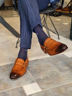 Collection: Spring – Summer 2020 Shoes sole: Rubber Inner Lining: Calf Skin Lining Shoes Material: 100% Leather Available Size: 39-40-41-42-43-44 Package Include: Shoes Gifts: Box, Shoehorn, Shoeshine, Babet Socks Double Monk Strap Shoes, Gifts Box, Double Monk Strap, Gentleman Shoes, Monk Strap Shoes, Tan Shoes, Wedding Outfits, Shoes Color, Derby Shoes