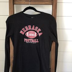 Nwt Size: Medium Black Graphic Print Top For Football Season, Black T-shirt For Game Day In Fall, Black T-shirt For Fall Game Day, Black Tops With Text Print For Football Season, Black Fall T-shirt For College, Black Crew Neck Tops For Game Day, Sporty Black T-shirt For Fall, Fall Workout Tops With Letter Print, Sporty Black T-shirt For Football Season