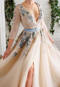 Gown Details, Teuta Matoshi, Hot Prom Dress, Champagne Evening Dress, Formal Prom Dresses Long, Soiree Dress, Beige Dress, Elegant Prom Dresses, Floral Gown