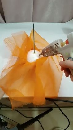 Making Big Flowers, Easy Big Paper Flowers, How To Make Giant Organza Flowers, Easy Giant Flowers Diy, Giant Silk Flowers Diy, Organza Decorations Wedding, Giant Organza Flower Tutorial, How To Make Material Flowers, Making Giant Flowers