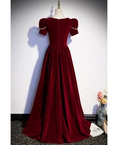 Buy burgundy long velvet evening dress with short sleeves at cheap price online. Free stable shipping and pro custom service since 2009. Fitted Long Velvet Dress, Velvet Tunic Dress, Velvet Evening Dress, Velvet Tunic, Dress With Short Sleeves, Long Curls, Formal Party, Style Dresses, Lovely Dresses