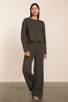 Casual comfort meets chic style. Elevate your loungewear with the Margaux's wide leg fit and dreamy drape. Pairs beautifully with the Renee or Xenia sweater. 568 grams of 100% pure cashmere in 5-gauge knit Wide leg Elastic waist Ribbed throughout 25" waist, 39 1/2" length (size small) 28 1/2" inseam (all sizes) Dry Clean Only All sale items are FINAL SALE. Day Trip Outfit, Cozy Closet, Aw 2023, Ribbed Loungewear, Cashmere Loungewear, Trip Outfit, Lounge Looks, Knitted Suit, Trip Outfits