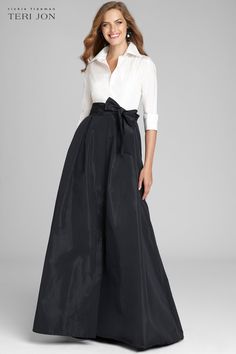 Color_Black and White Taffeta Skirt, Teri Jon, Mother Of Groom Dresses, Dresses Formal Elegant, Evening Gowns Elegant, Elegante Casual, Bride Clothes, Tea Length Dresses, Gowns With Sleeves