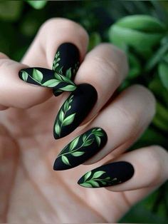 Luna Moth Nails, Kali Tattoos, Witchy Nails, Fall Manicure, Goth Nails, Nail Swag, Fall Nail Art, Fall Nail, Nail Art Inspiration