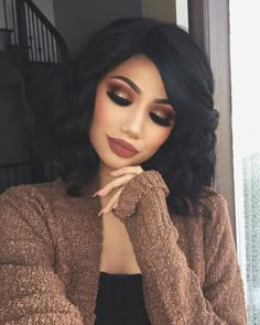 See this Instagram photo by @makeupbyalinna • 69.5k likes Trucco Glam, Christmas Party Makeup, The Eyes, Maquillage Yeux Cut Crease, Gold Palette, Eye Makeup Looks, Makeup Hacks