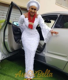 White Lace Gown, Nigerian Outfits, African Party Dresses, African Lace Styles, Style Africain, African Prom Dresses, Dresses African