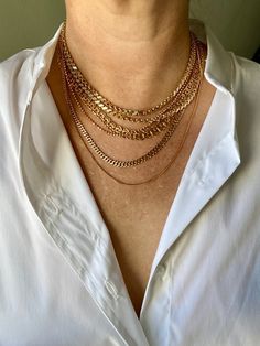 Mirrored double link chain necklace in 14k gold - Excellent 32” long length! I'm excited to share with you a unique take on a double link chain - this one has mirrored faces along it's length! Like the classic double link chains I love to source, this one has great movement and offers a wonderful textural element to your look. It's 32 inches of tiny mirrored textile to sparkle on your neck. Length is long enough to fit overhead with no need to open the clasp. Chain is made of solid 14k gold link Vintage Gold Necklace, Leather Mirror, Long Length, Chain Link Necklace, High Quality Leather, Leather Jewelry, Ring Bracelet, Vintage Gold, Necklaces Bracelets