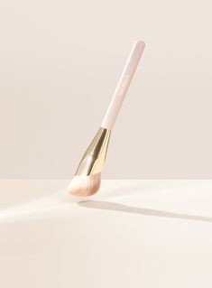 A foundation brush packed with soft, silky bristles that build, blend, and buff. Rare Beauty Foundation Brush, Rare Beauty Brushes Set, Rare Beauty Makeup Brushes, Rare Beauty Brush, Star Brush, Rare Beauty By Selena Gomez, Shade Finder, Wishlist 2024, Beauty Brushes