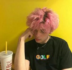 Pink Hair Male, Character Exploration, Male Haircuts, Haircut Idea, Looks Hip Hop, Mcu Dr, Music Freaks, Oc Inspiration, Grunge Boy