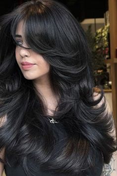 Feathered Layers With Curtain Bangs Layer Haircut, Hair Aesthetics, Butterfly Haircut, Layered Haircuts For Medium Hair, Haircut Designs, Haircuts For Wavy Hair, Hair Aesthetic