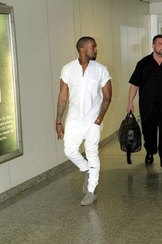 nigerianscams:        kimkanyekimye:  Kanye West in Brazil 3/8/14 Kanye Fashion, Kanye West Style, White Short Sleeve Shirt, Boating Outfit, All White Outfit, Street Style Chic, Black Men Fashion