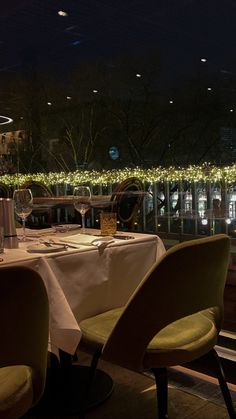 Luxury, expensive, restaurant, dark, night, nightluxe, dark aesthetics, date, date night, romance Fancy Expensive Restaurant, Fancy Restraunt Date Aesthetic, Fancy Restaurants Aesthetic, Expensive Date Aesthetic, Dinner Asethic, Late Night Restaurant Aesthetic, Fancy Date Night Aesthetic, Late Night Dinner Aesthetic, Fancy Dinner Restaurants