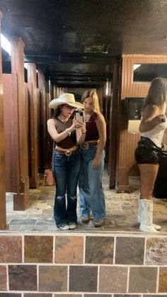 Country Girls, Country Bar, Country Hat, cowboy boots, going out, ripped jeans, converse, country bathroom bar, Partying, Poses, Drinking aesthetic, Alcohol, Drinking games, Alchohol recipes, Smoking, Mocktail, Mixed Drink, Buzzball, drunk, night out, party, club, bars, bar aesthetic, 13 movie, depressed,  misunderstood, Tattoo, bad kid, Teenage girl, parking lot, teenage dirtbag aesthetic, rooftop aesthetic old photos, Friends, Bestfriends, Poses with friends, Friend pose, Party pictures, Drunk pictures, photography, Candid, polaroid, friendship Lsatner shorts, cute top, top boots, cowboy boots white, going out toos, cowboy girl outfits Misunderstood Tattoo, Cowboy Girl Outfits, Teenage Dirtbag Aesthetic, Aesthetic Rooftop, Drinking Aesthetic, Dirtbag Aesthetic, Rooftop Aesthetic, Aesthetic Alcohol, Cowboy Boots White